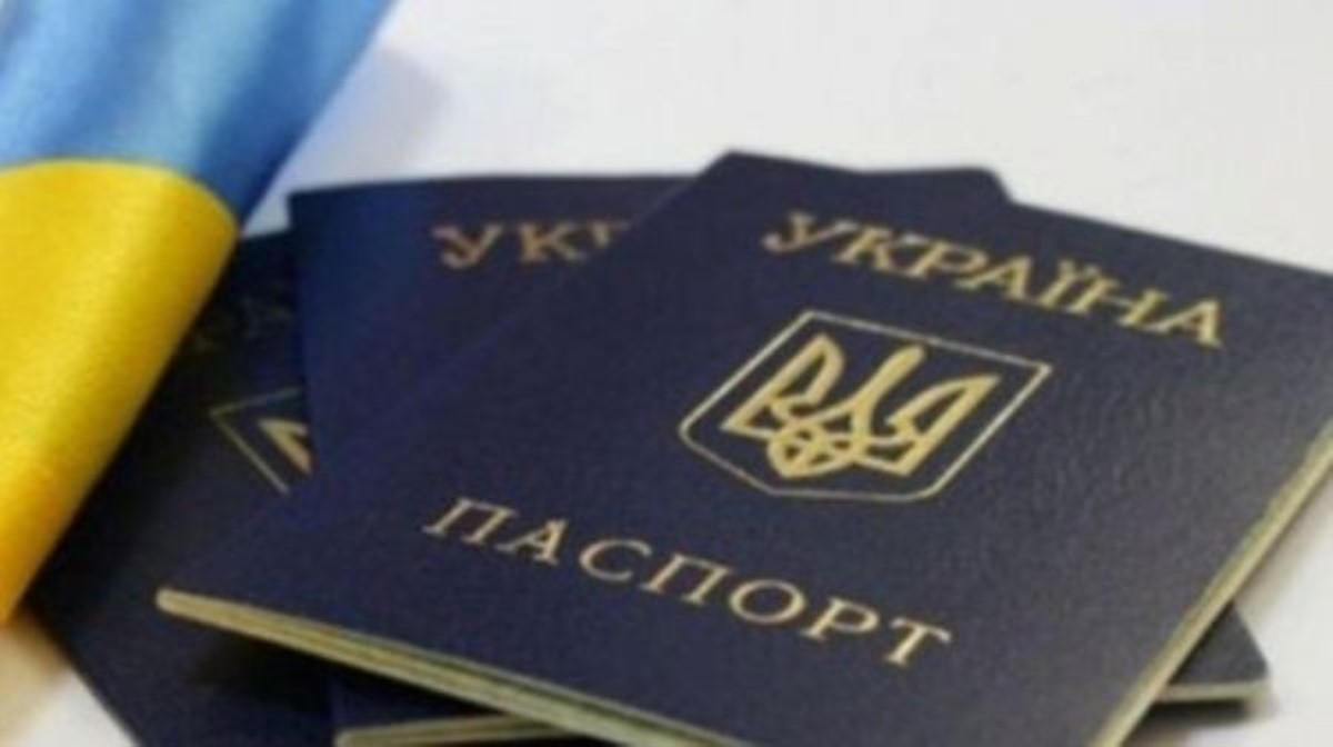 В каких случаях украинцам необязательно получать ID-карту