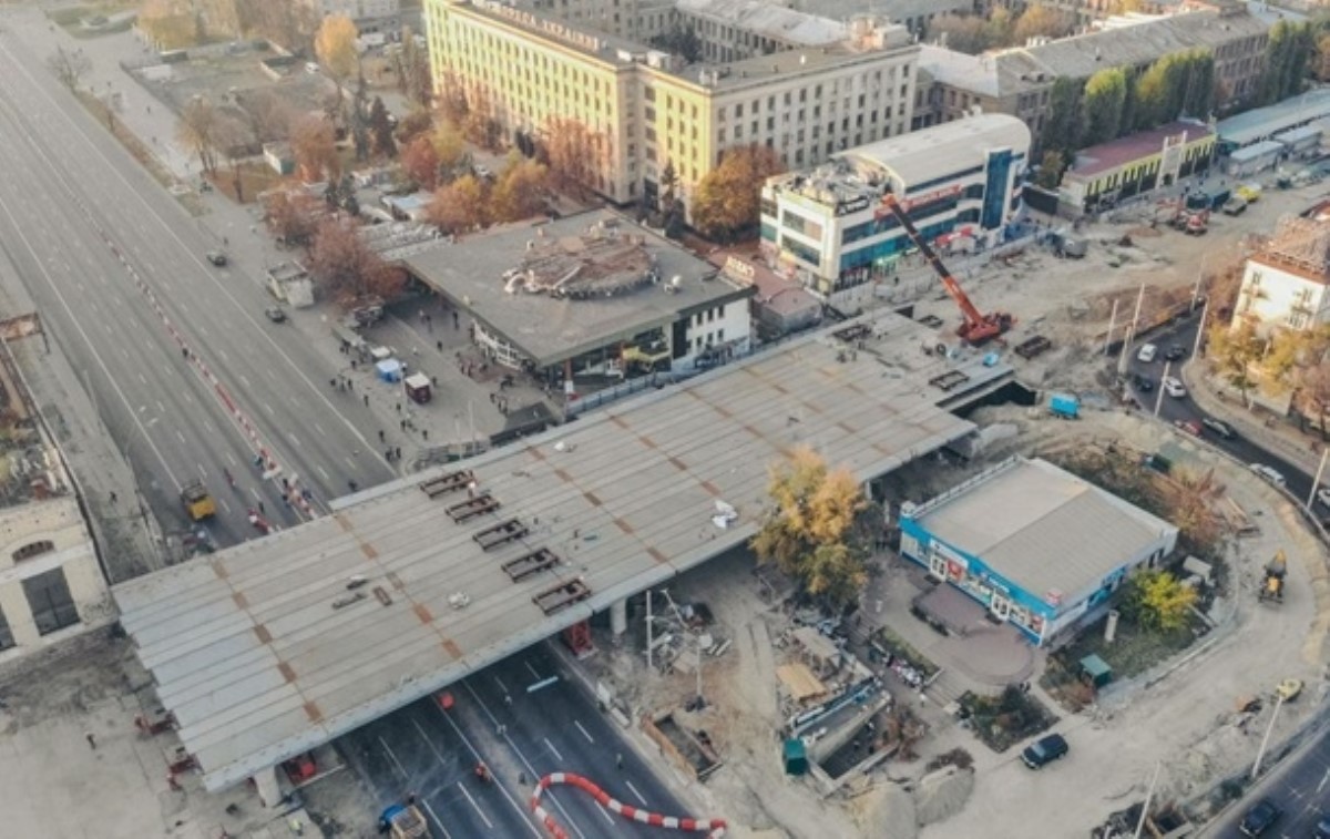В Киеве установлен прогон Шулявского моста над проспектом Победы