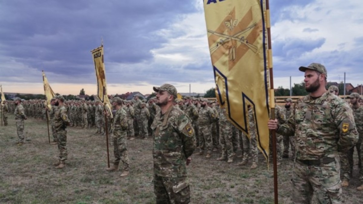 В США требуют внести полк "Азов" в список террористов: появилась реакция военных