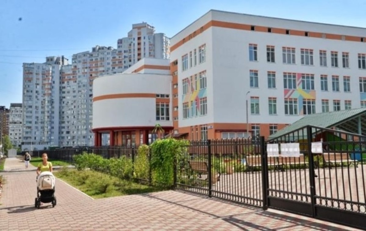 В киевских школах усиливают меры безопасности