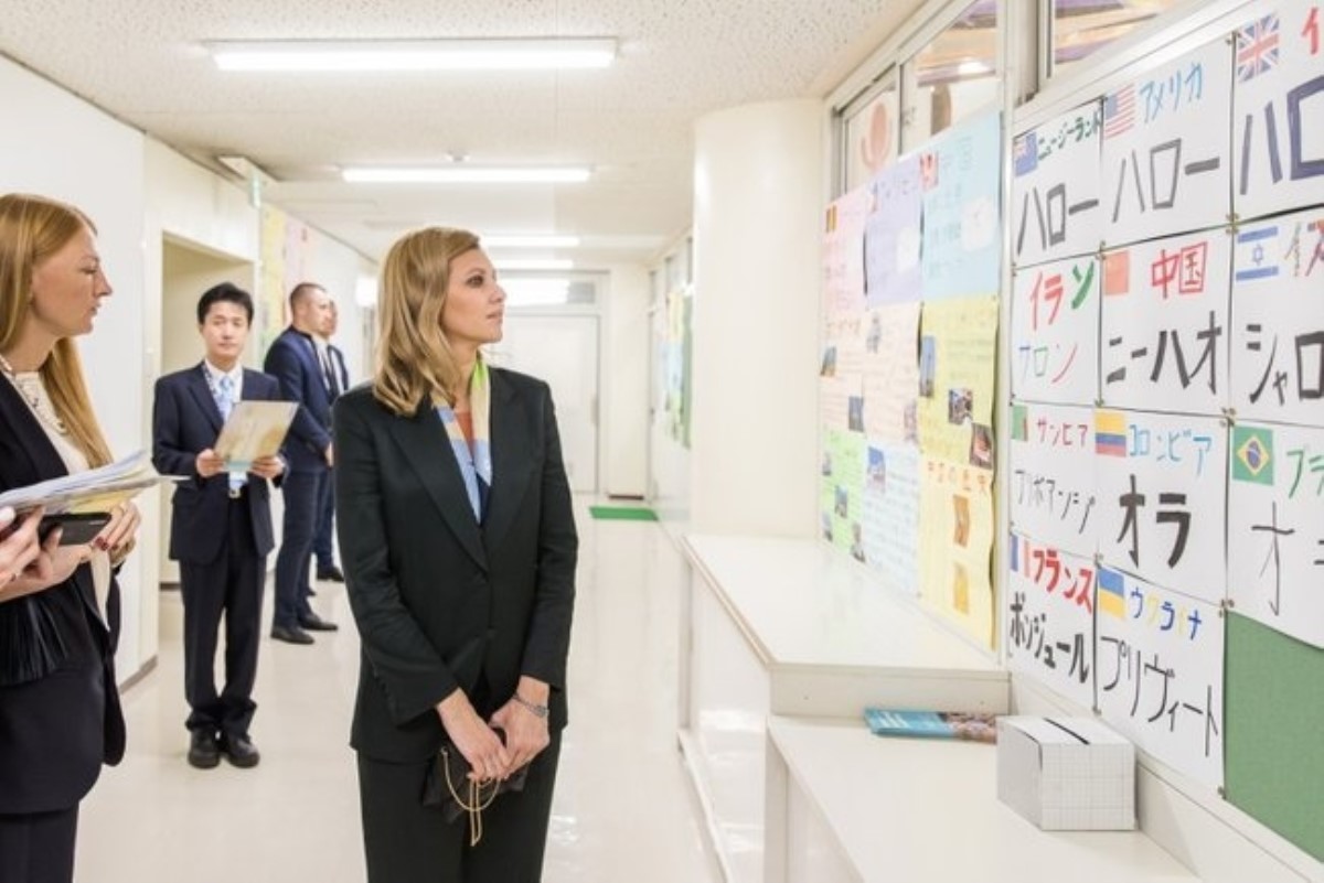 Елена Зеленская посетила школу в Японии. Фото