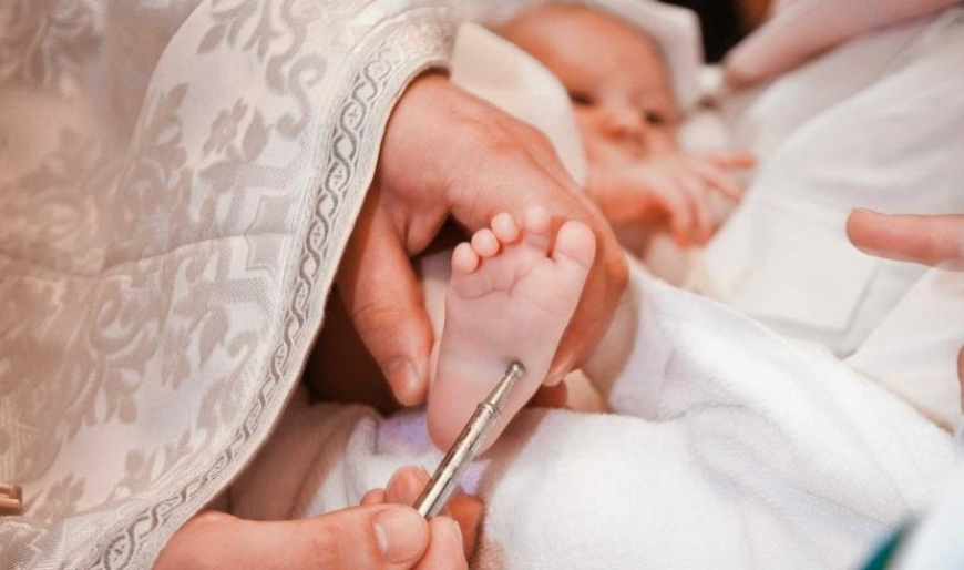 Церковники объяснили, кому нельзя быть крестными