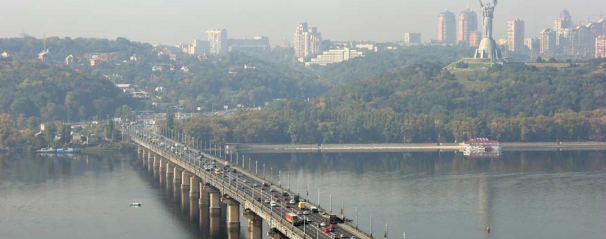 Полицию и скорые вызвали к мосту Патона в Киеве: подробности ЧП