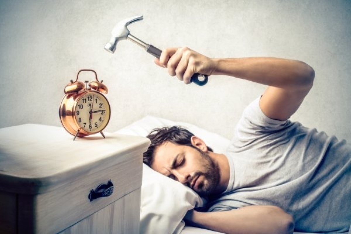 Если утром хочется убить будильник: сомнолог назвал 5 хитростей для легкого пробуждения