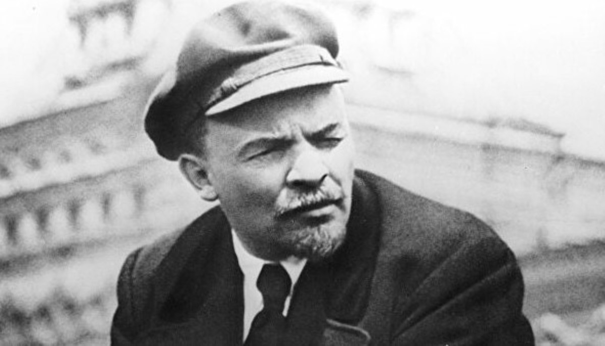 Стал известен любимый алкоголь Владимира Ленина