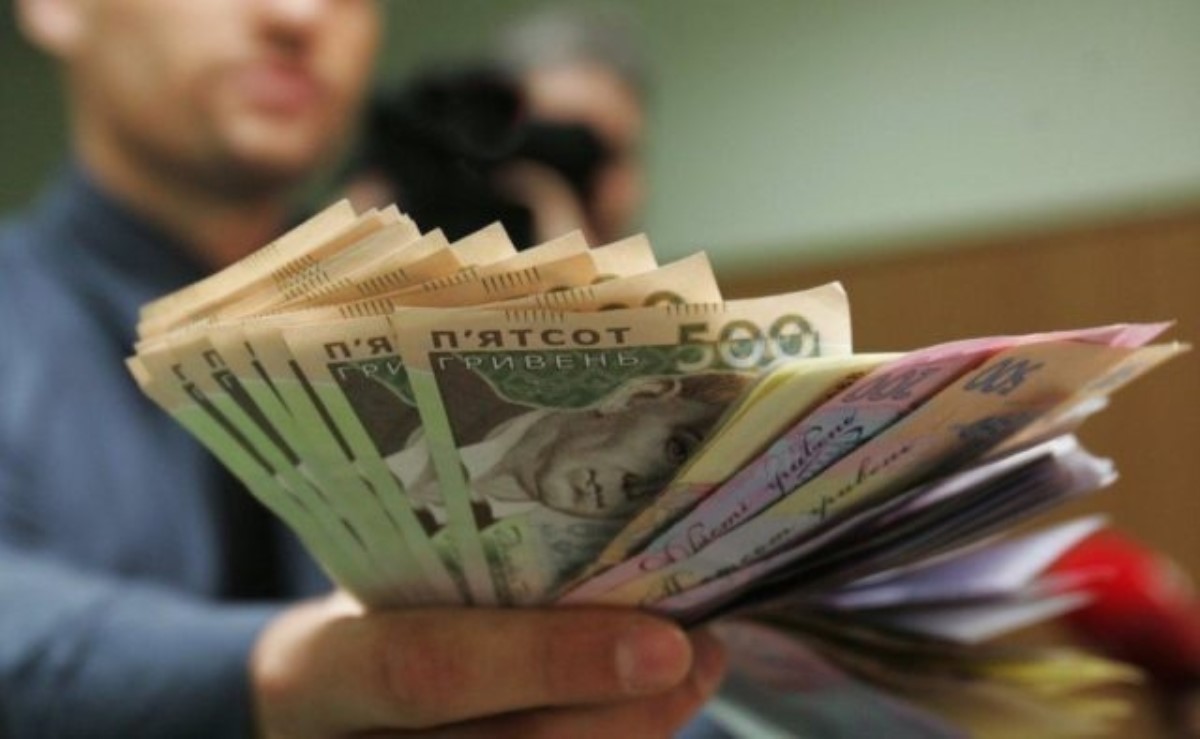 На сколько поднялась зарплата в Украине за 2019 год