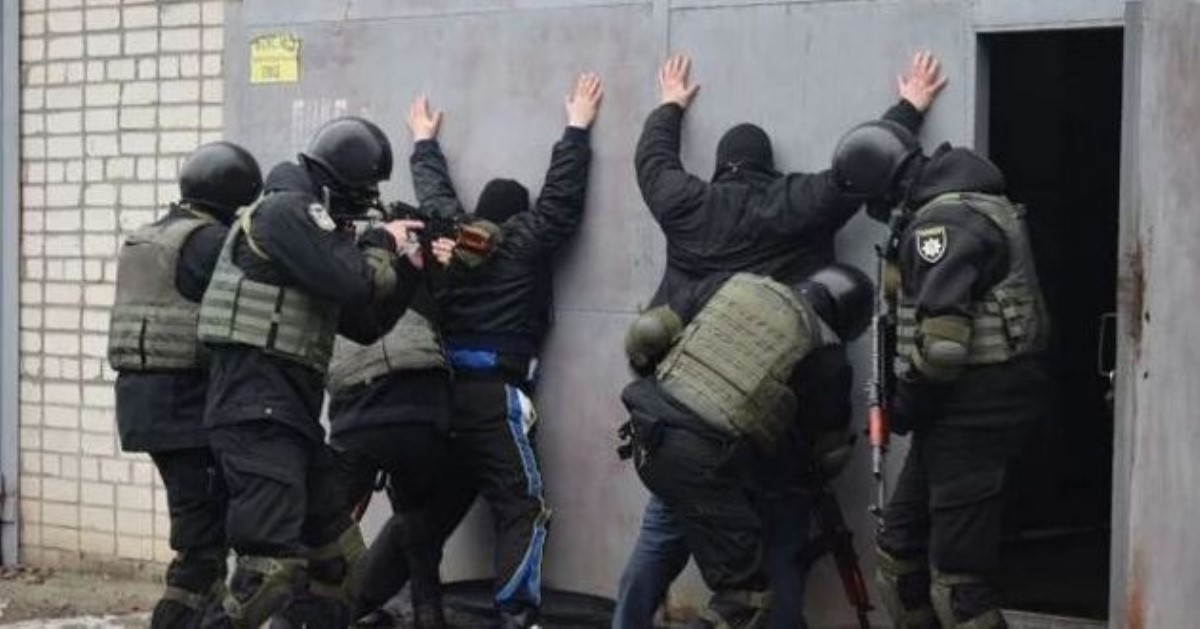 В центр Киева стянули полицию: протестующим не дали поставить палатки