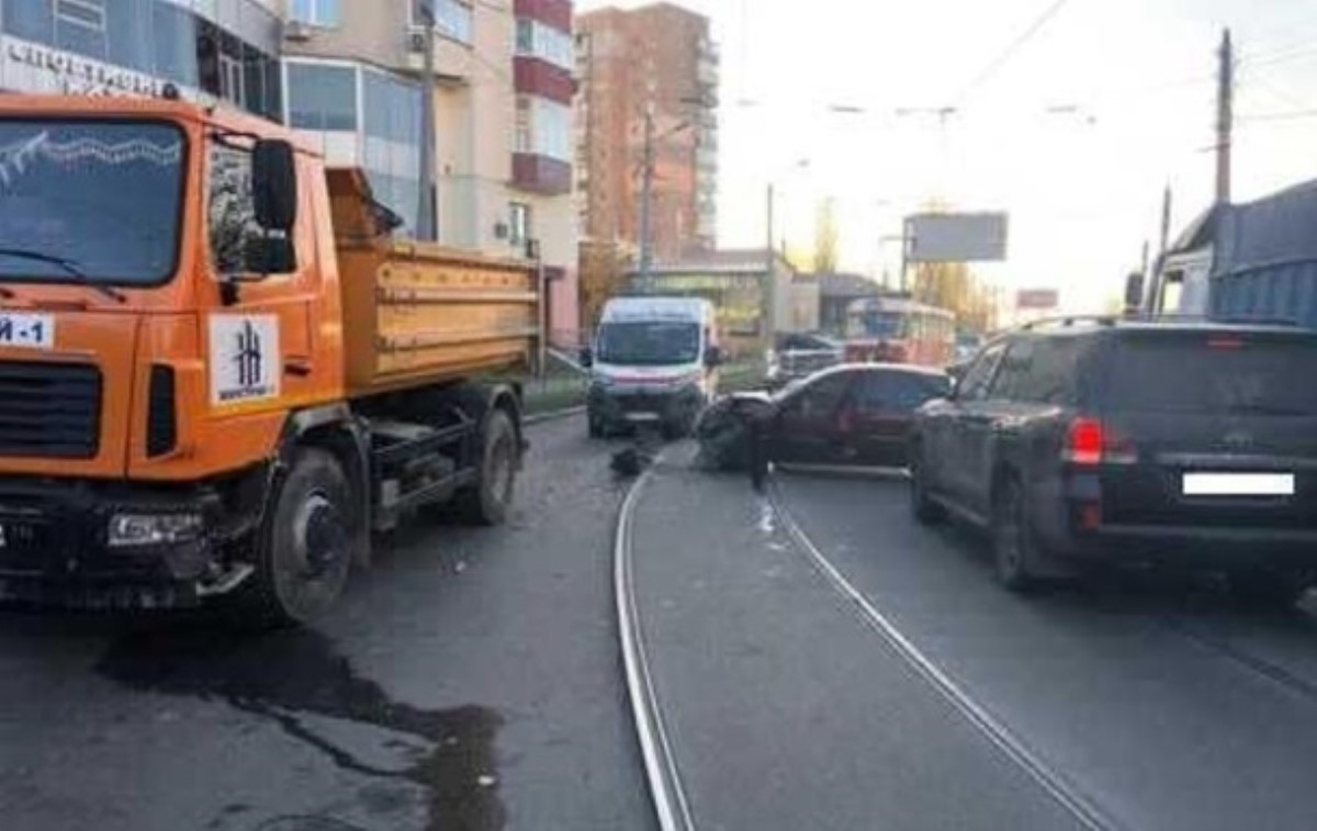 В Харькове произошло тройное ДТП, есть жертвы. Фото