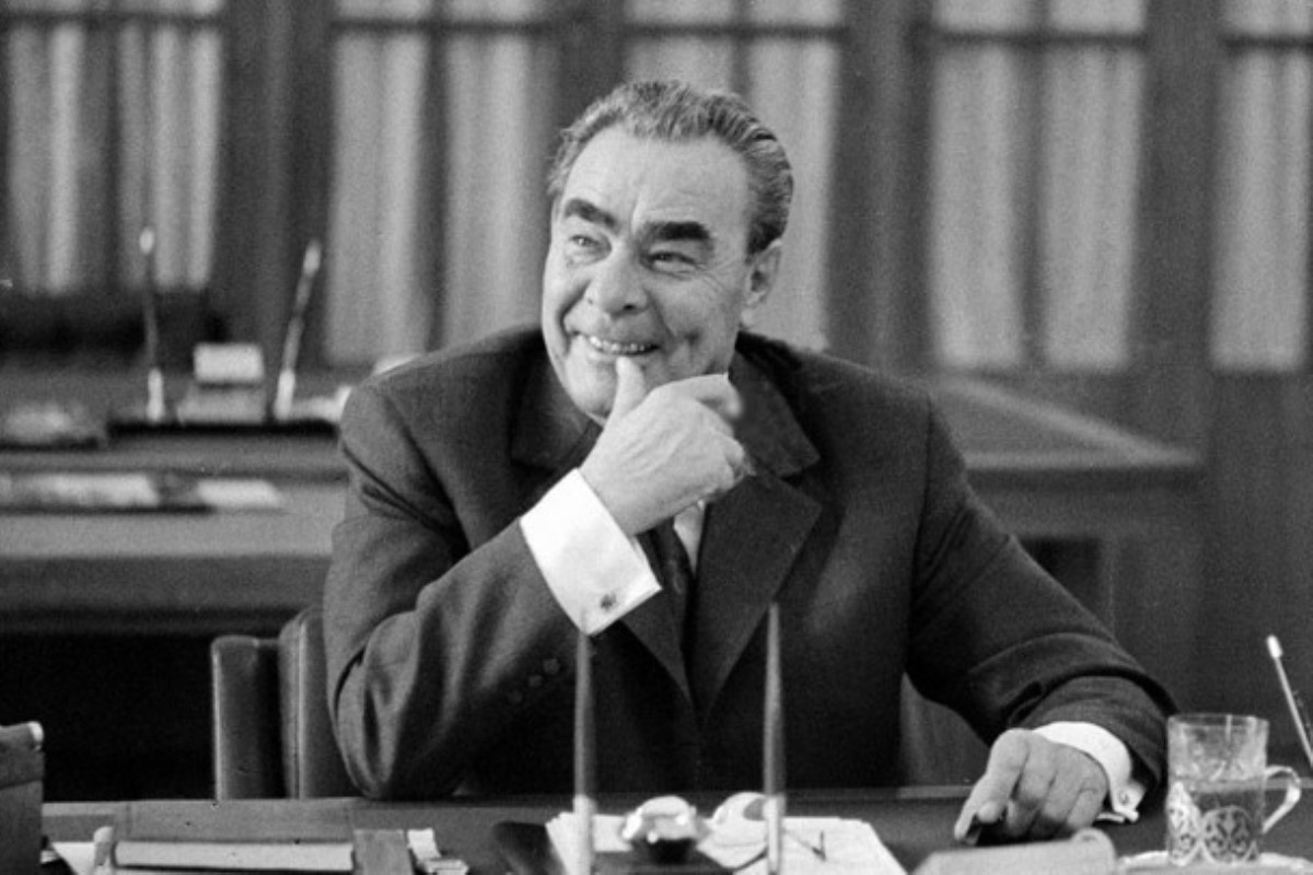 Водительские права Брежнева продали на аукционе: цена вас удивит