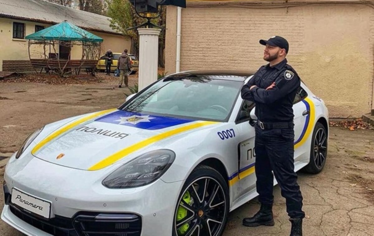 В Одессе заметили полицейский Porsche Panamera