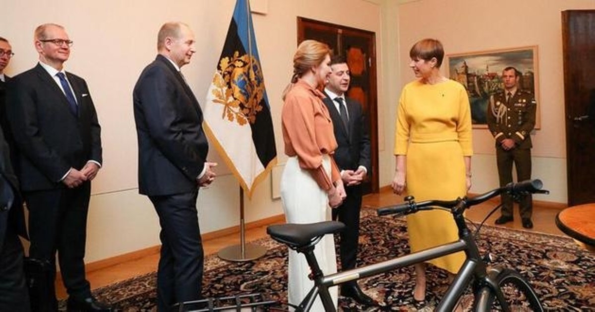 Эстонский велосипед больно ударило по имиджу Зеленского: эксперт о визите президента