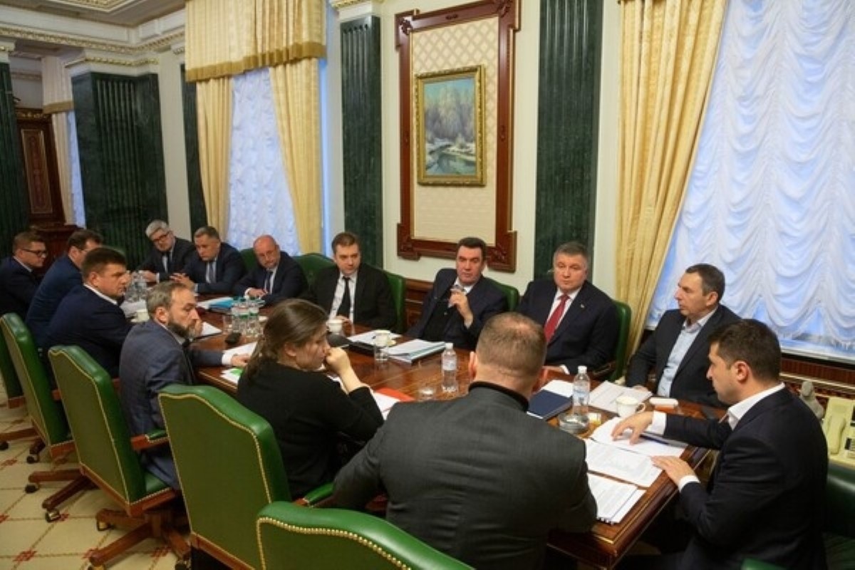 5 сценариев по Донбассу: Зеленский провел важное совещание перед встречей с Путиным