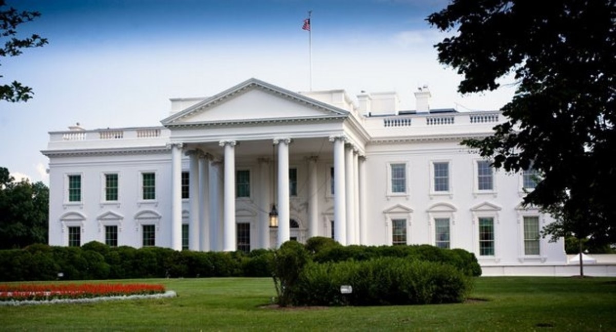 Белый дом эвакуировали из-за НЛО над Вашингтоном