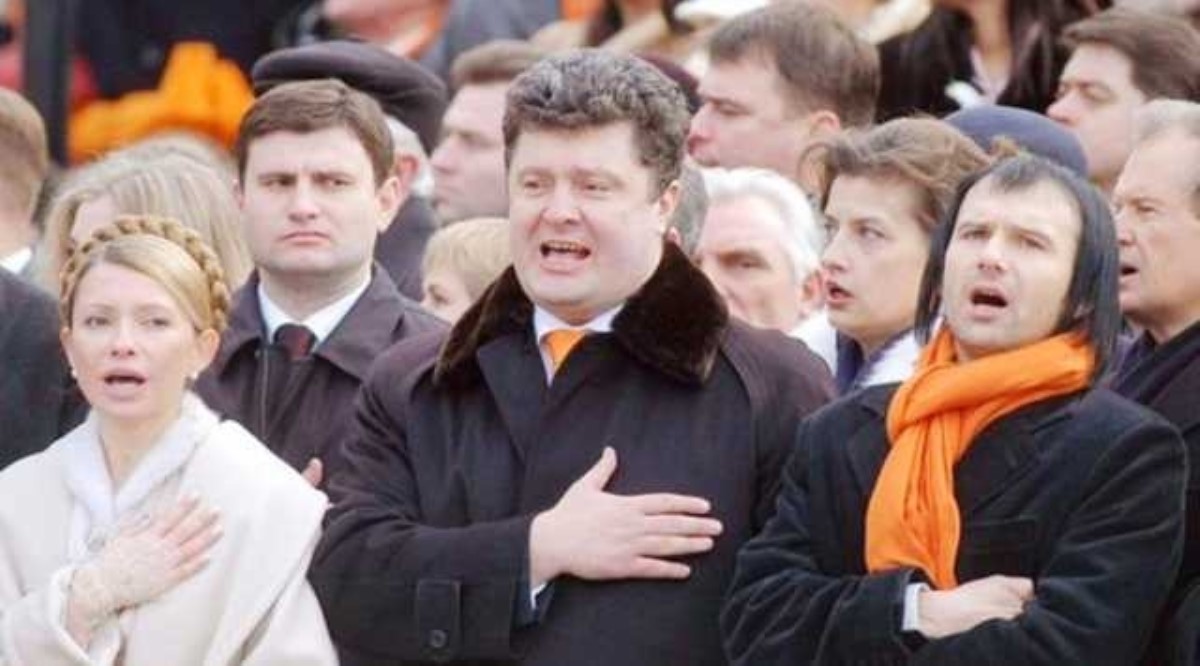 Порошенко, Тимошенко и Вакарчук зовут украинцев выйти на Майдан