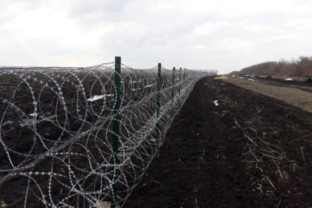 Украина может отгородиться от неподконтрольной части Донбасса стеной