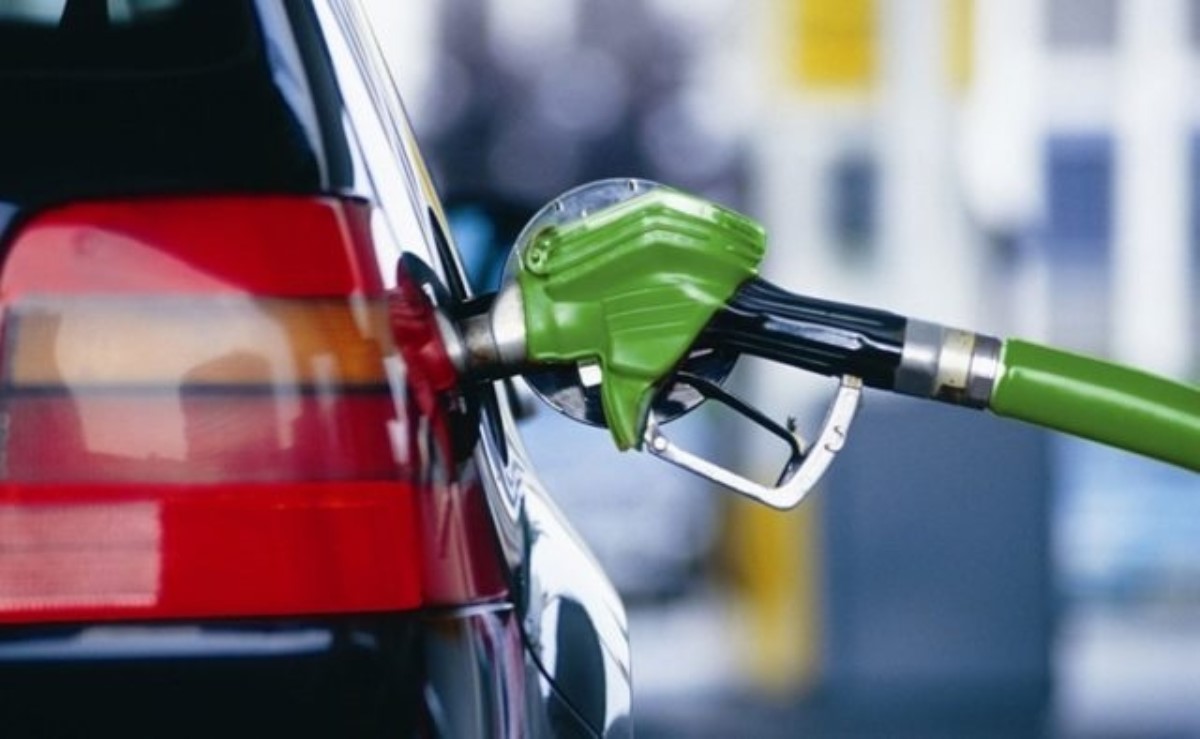 АЗС снизили цены на бензин