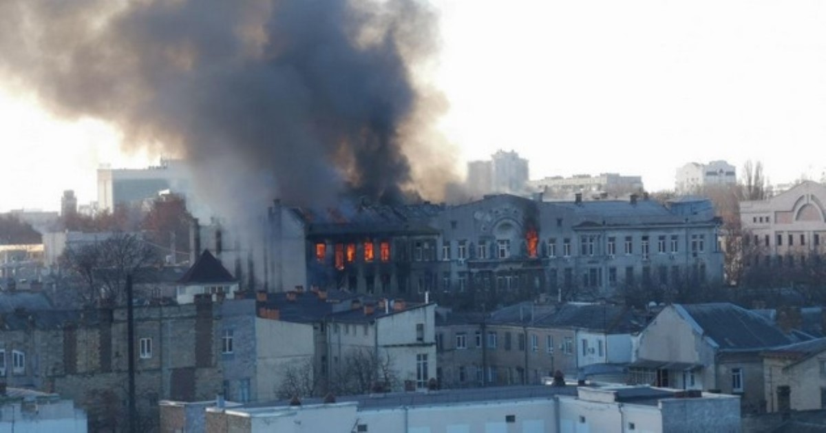 Появились кадры пожара в Одессе, снятое выжившим студентом внутри здания