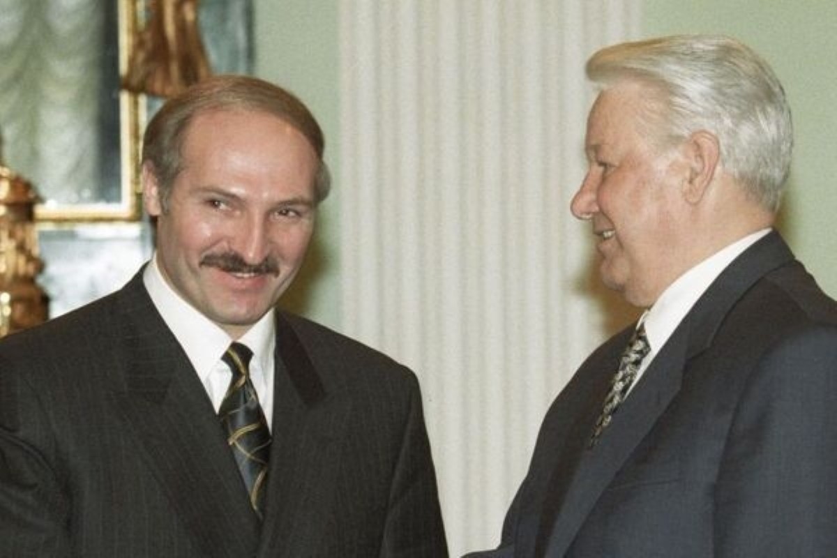 Лукашенко "сдал" Беларусь еще Ельцину: показательное архивное видео