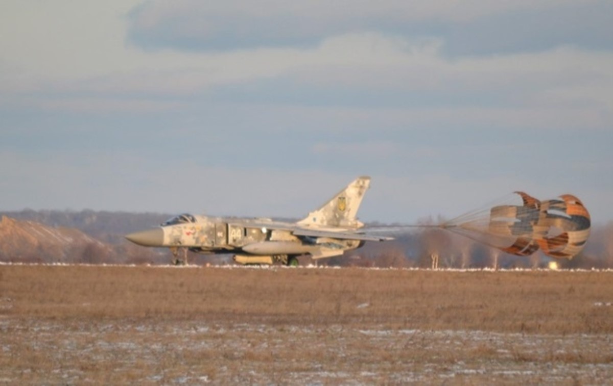 Украинские военные самолеты впервые за 20 лет дозаправились в воздухе. Видео
