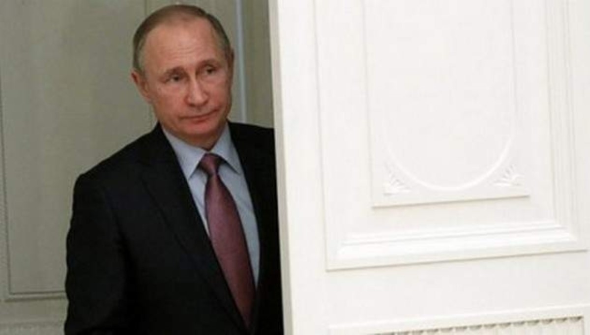Путин в Париже оконфузился туалетом и шестью телохранителями