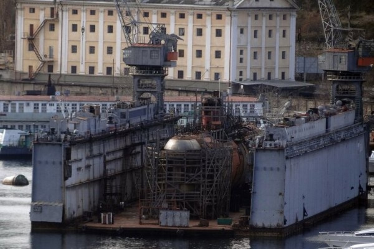 В Крыму затонул док с российской подлодкой: подробности