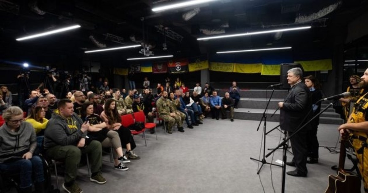 Порошенко внес 19 млн гривен для освобождения из СИЗО киборга