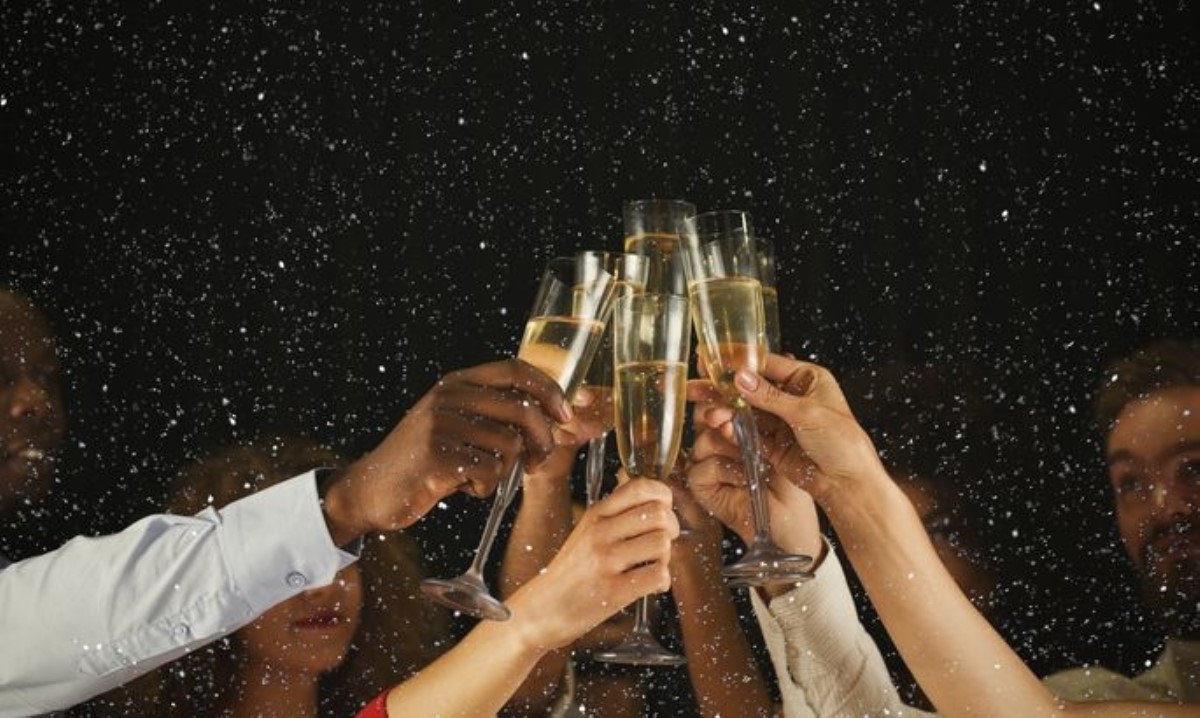 Эксперты подсказали, как правильно выбрать новогоднее шампанское