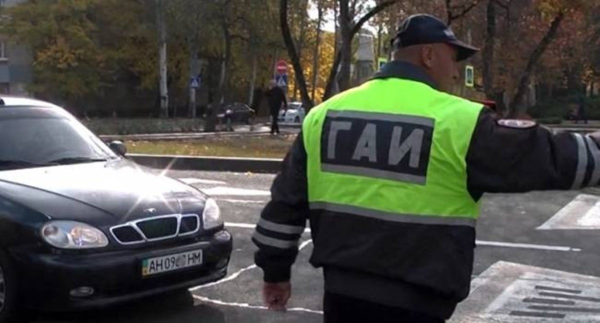 У Донецьку розпочалося полювання на авто з українськими номерними знаками