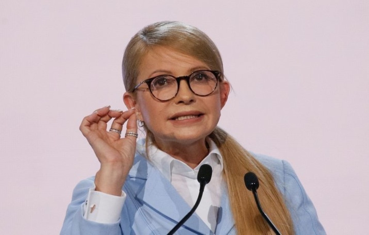 Тимошенко жестом показала, что ждет украинцев в наступившем году. Фото