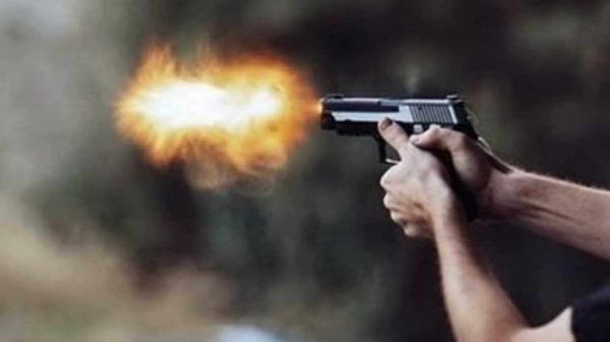 Драку со стрельбой устроили водители в Днепре: кадры жесткой схватки