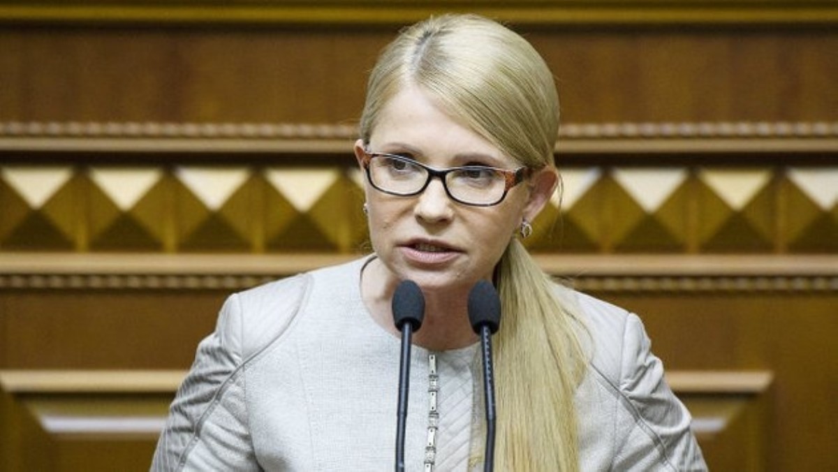 Парламентские журналисты заглянули Тимошенко под юбку: ее ножки удивили всех