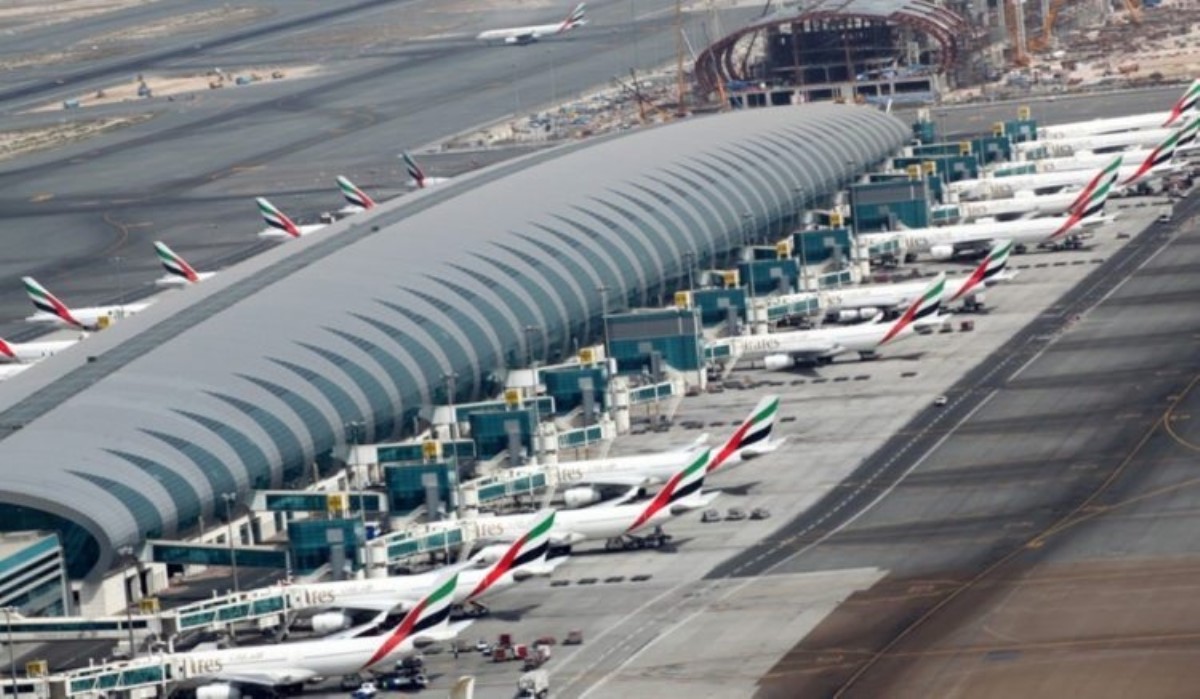 Дубай затопило: отменены десятки рейсов