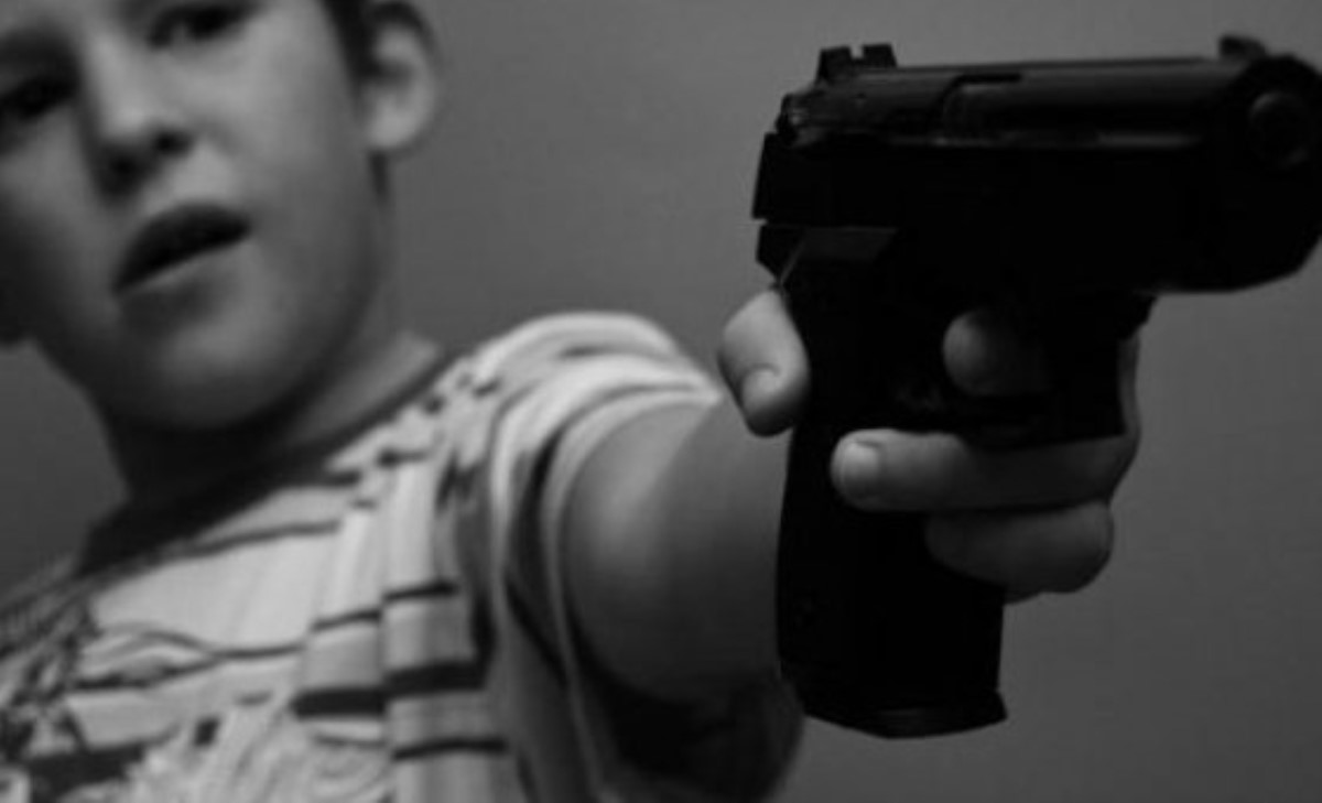 Ребенок застрелил учительницу, после чего покончил с собой