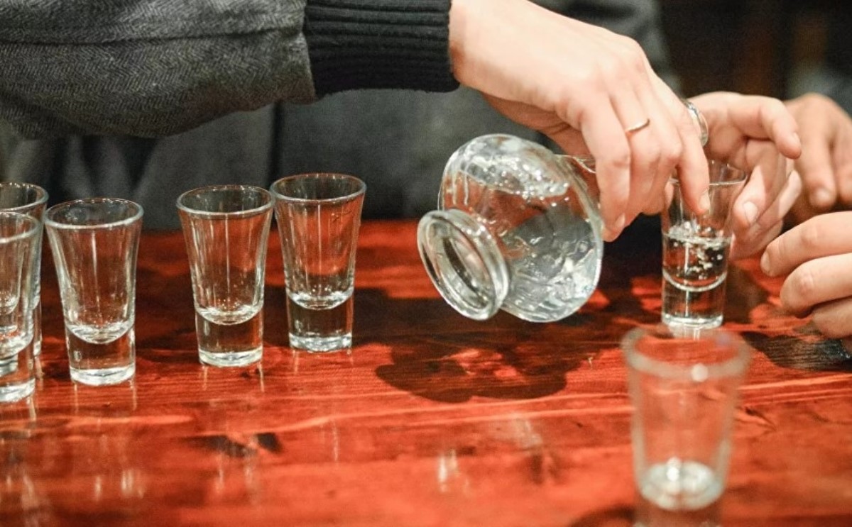 Нарколог рассказал, какая доза алкоголя почти безопасна для здоровья