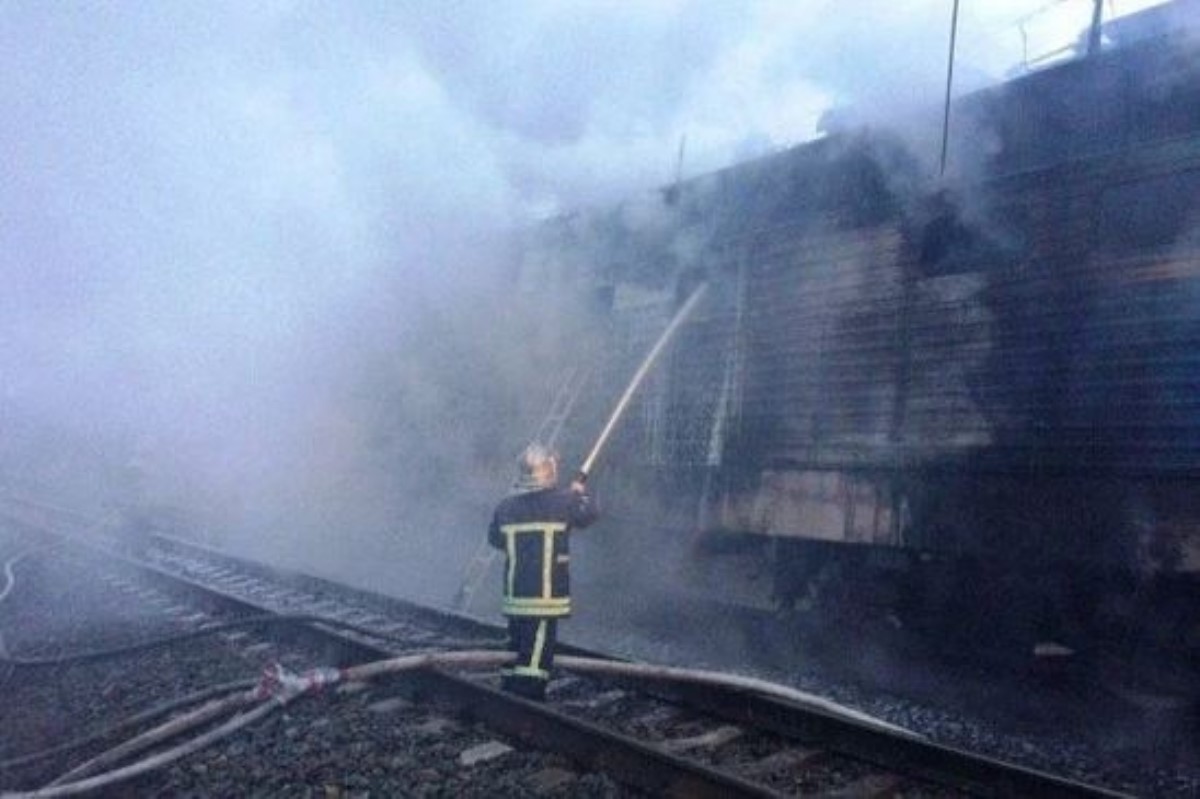 300 пассажиров выскакивали из поезда на ходу: загорелась электричка Шостка - Киев