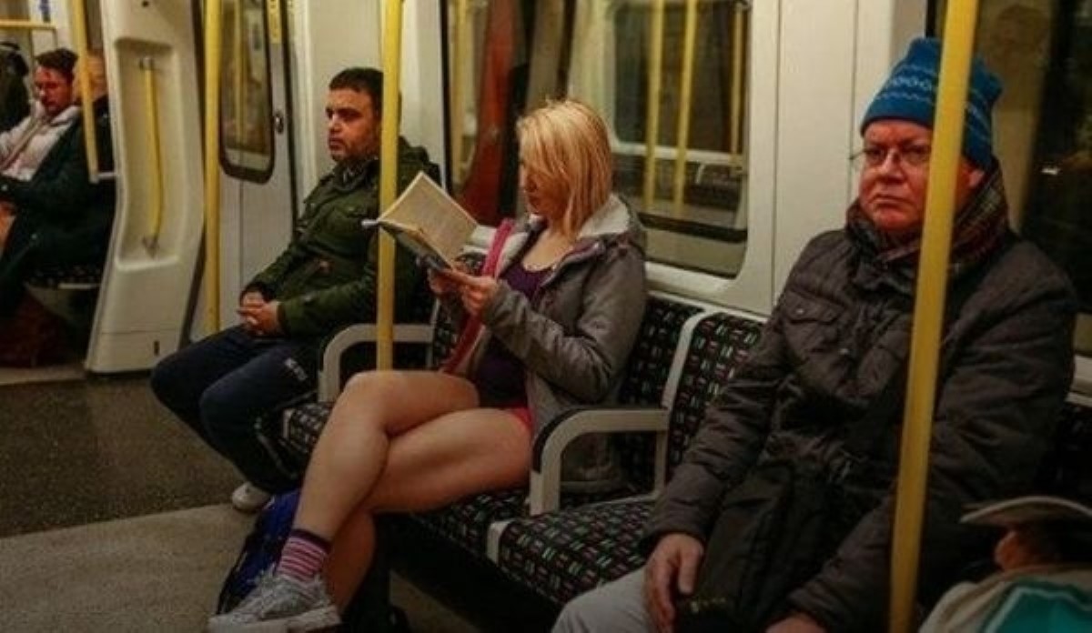 В метро без брюк: столицу захватил "пикантный Апокалипсис"