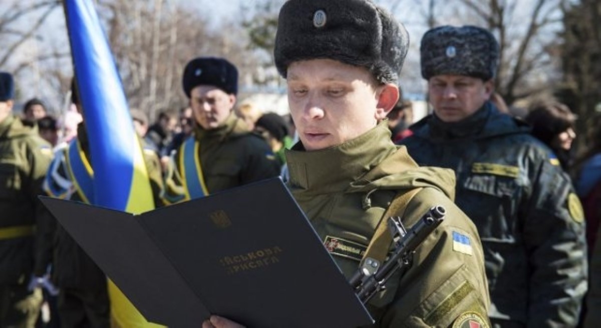 Украинцев заставят служить в армии с 18 лет