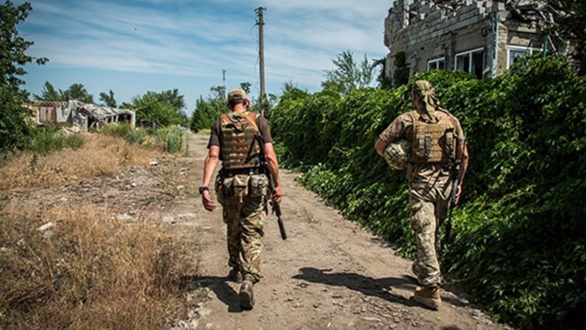 Кучма предложил новое разведение сил на Донбассе