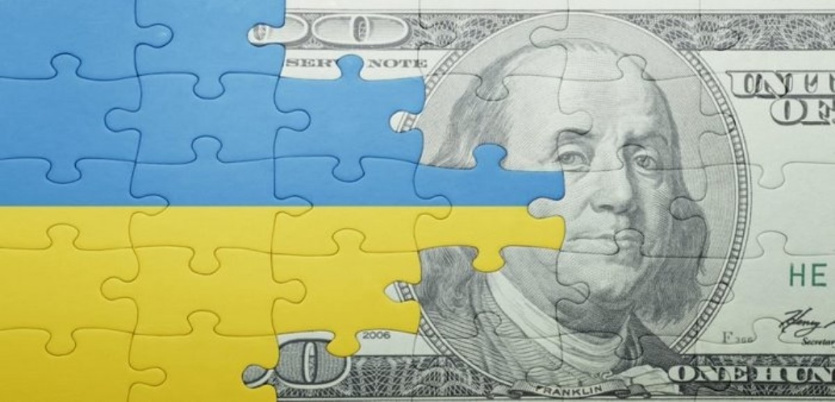 Гутаперчевый курс доллара в Украине: все прогнозы экспертов