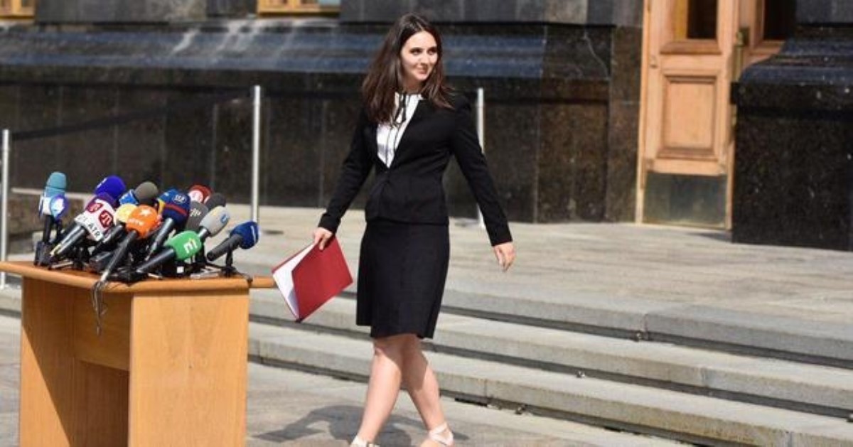Мендель в Давосе снимала Зеленского «не так»