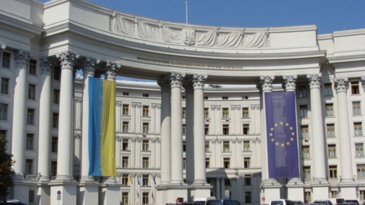 МИД Украины приобрело чашки по 1,5 тыс. гривен за штуку