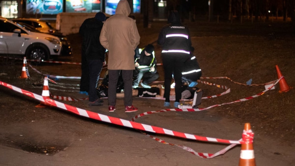 В Киеве мужчину убили на глазах прохожих