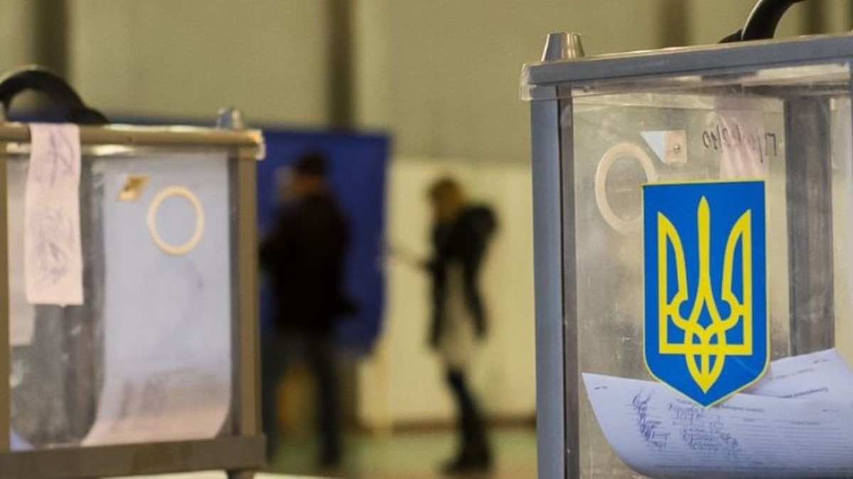 За кого бы украинцы голосовали на выборах в Раду сегодня