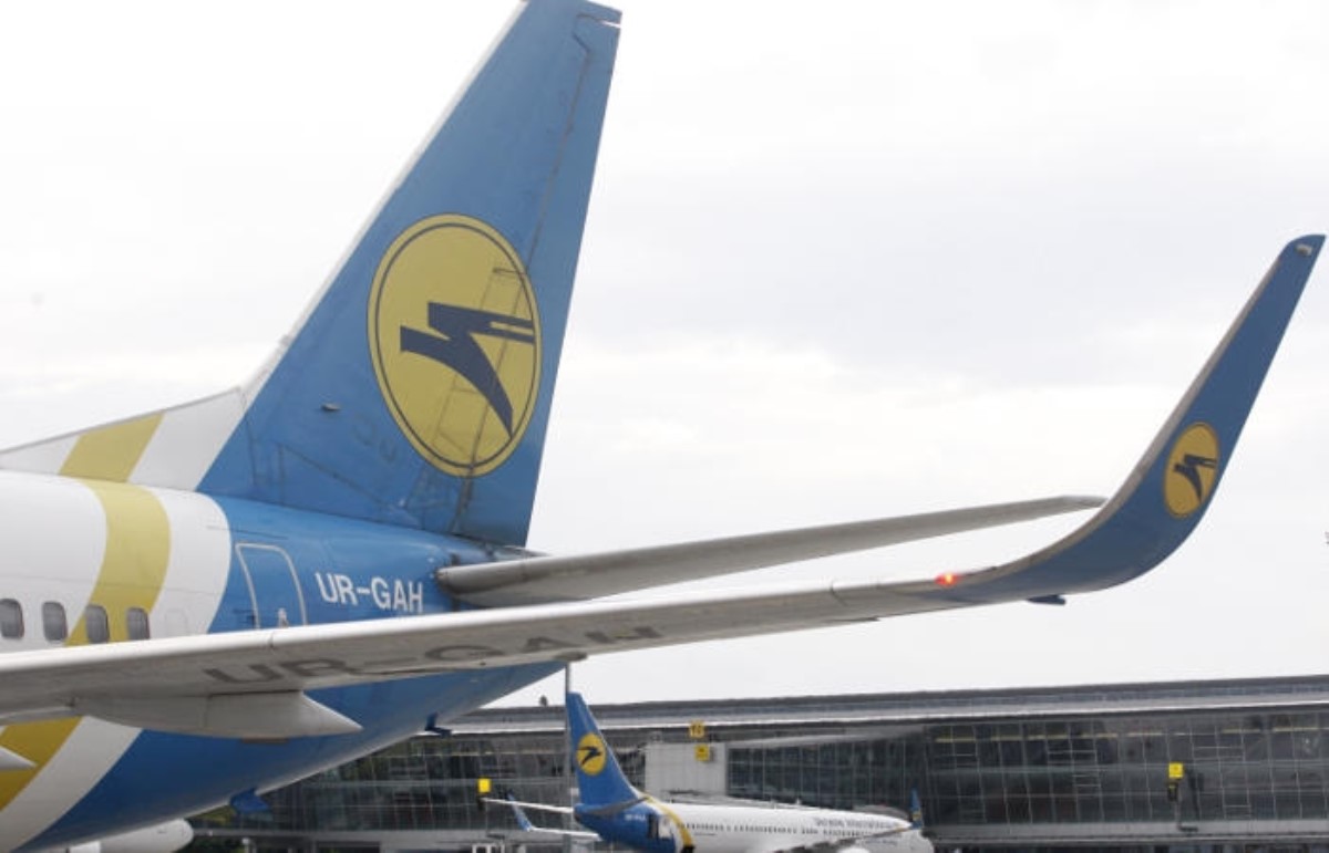 Карантина не будет: в Киев прибыл самолет с туристами из Китая. Видео