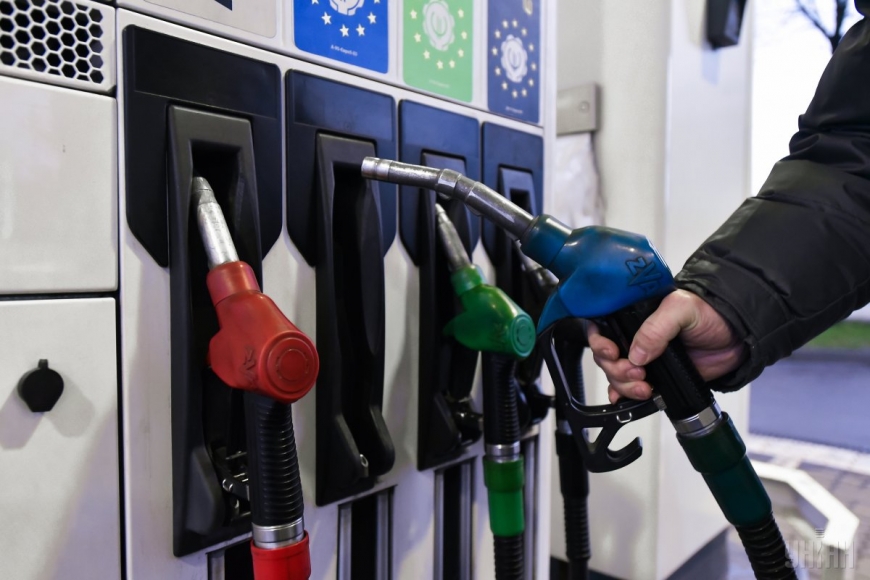 АМКУ занялся ценами на топливо на заправках