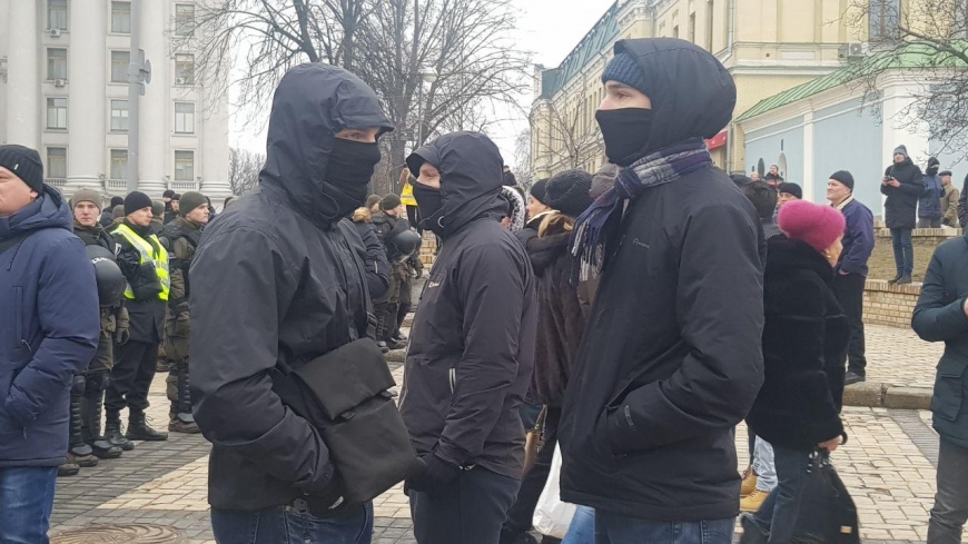В Киеве на антифашистский митинг напали националисты