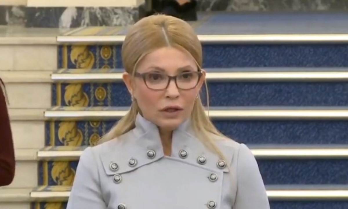 Тимошенко заявила, что Украина "летит в пропасть"