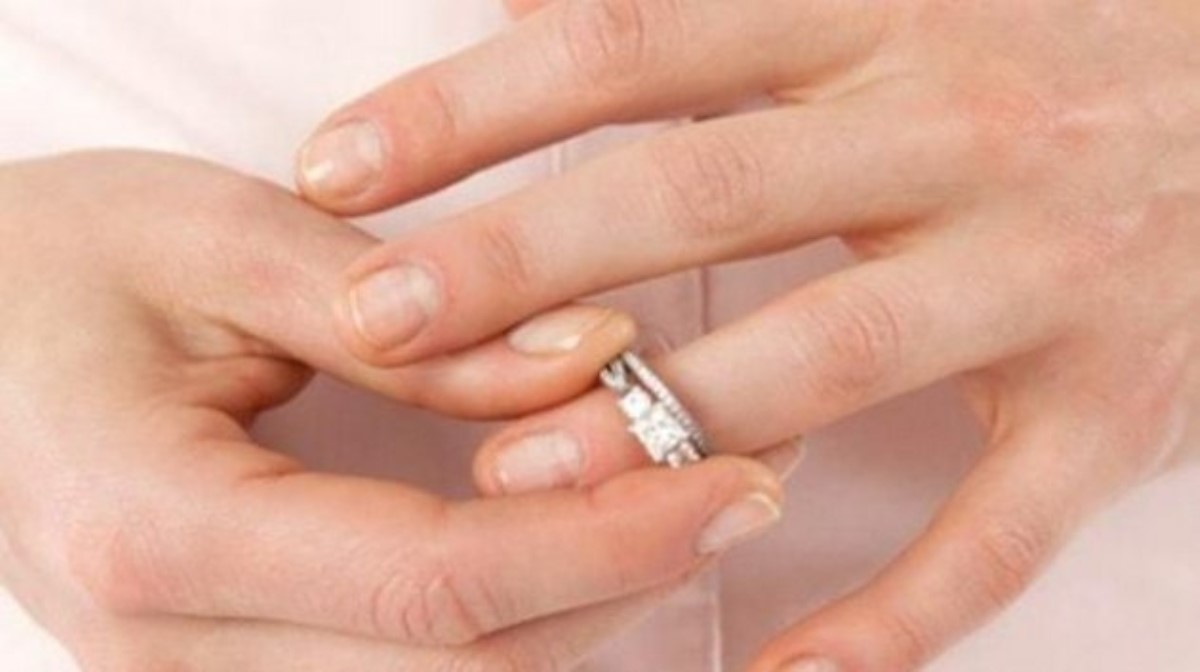 Специалист рассказал, на каких пальцах необходимо носить кольца
