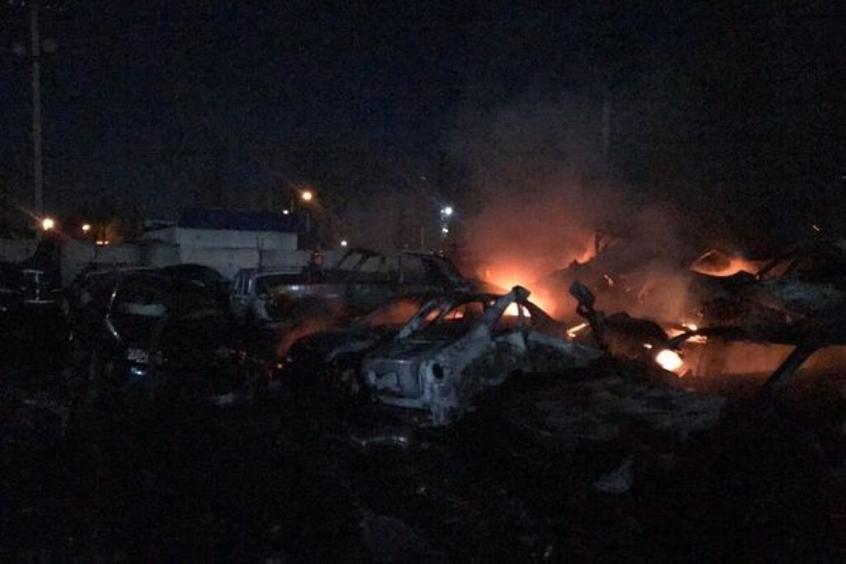 В Одессе на штрафплощадке сгорели двадцать автомобилей