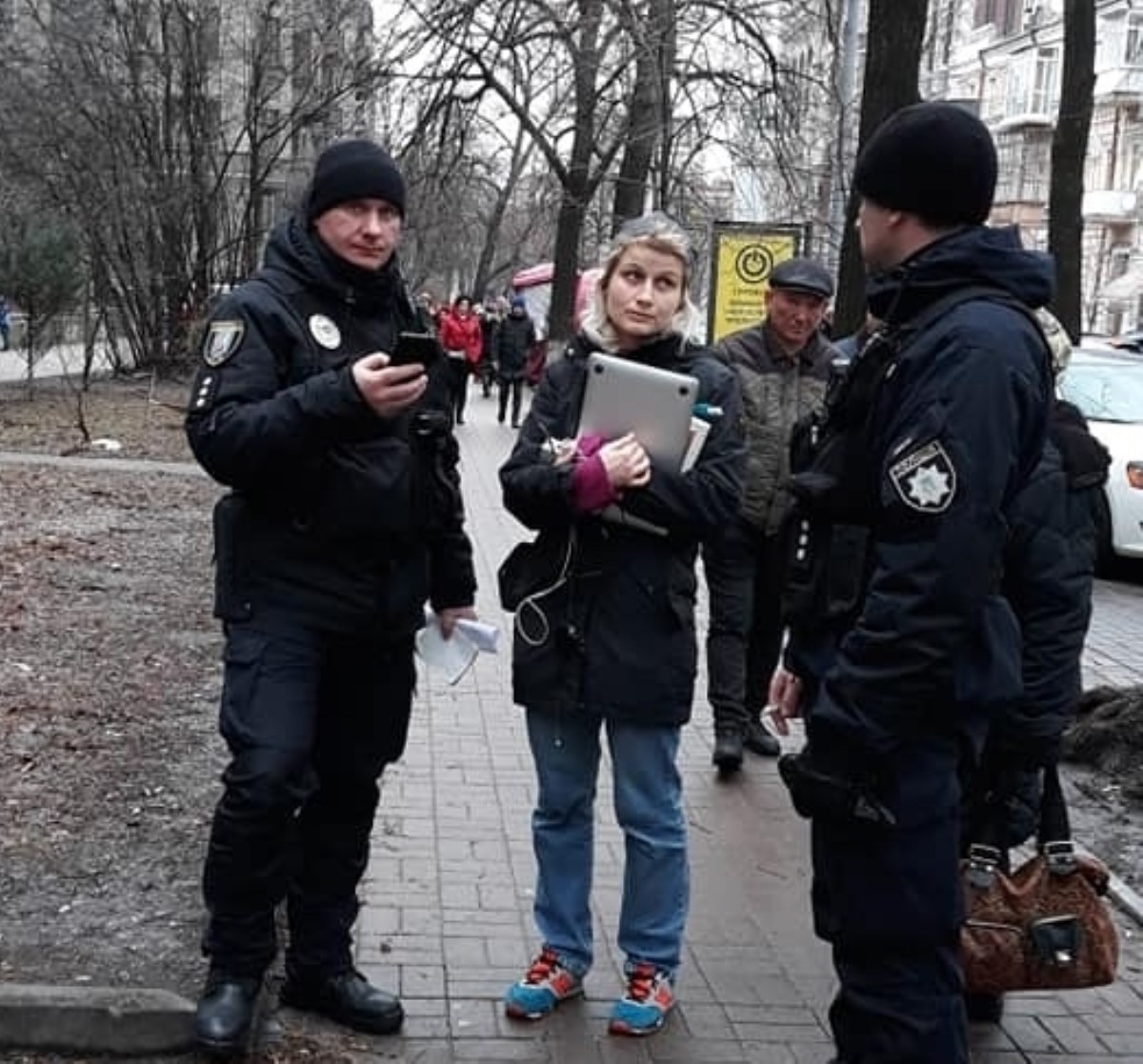В Киеве девушка своеобразно отомстила "бывшему парню". Фото